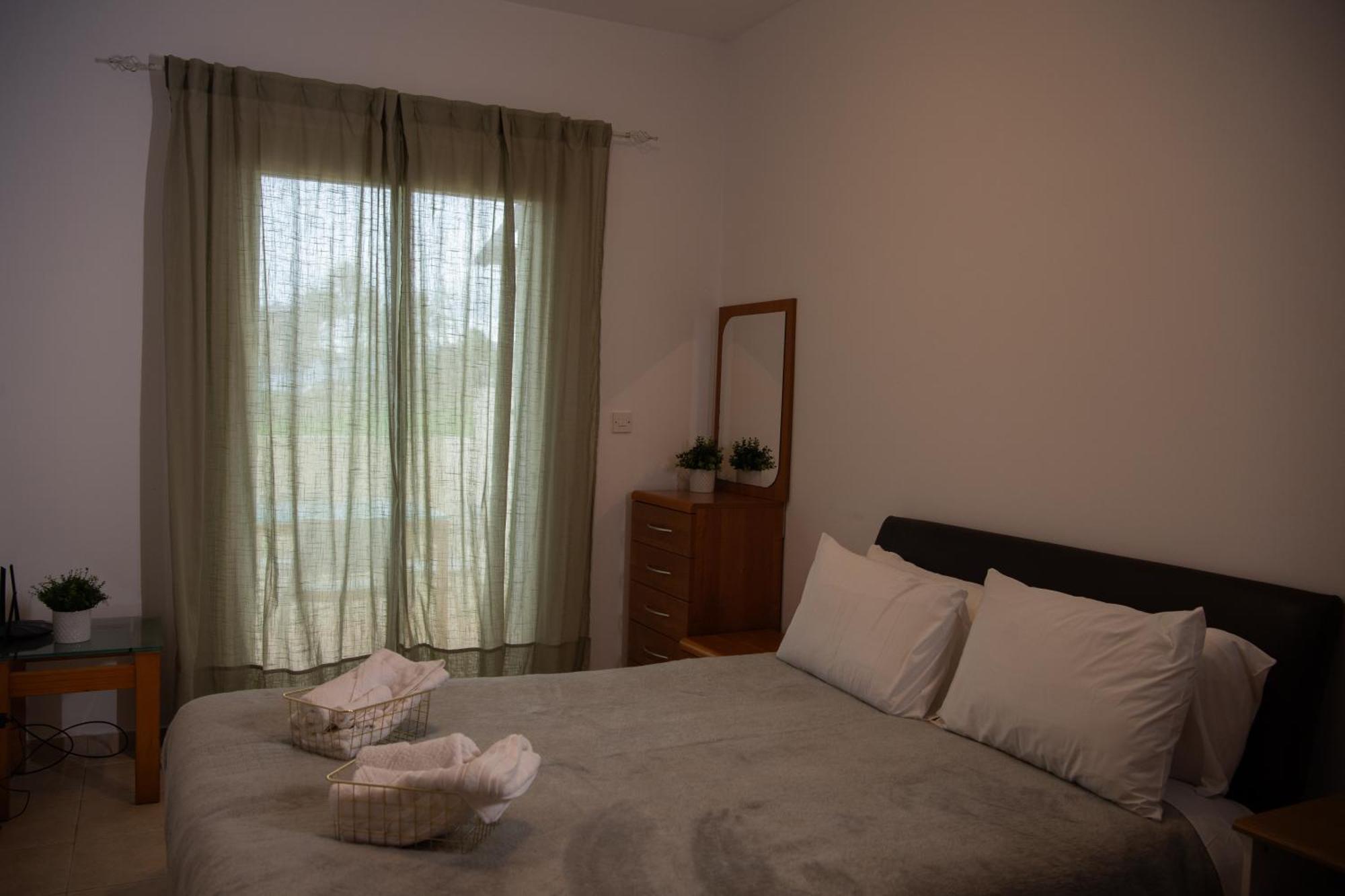 Path Latchi Beachfront Apartments Εξωτερικό φωτογραφία