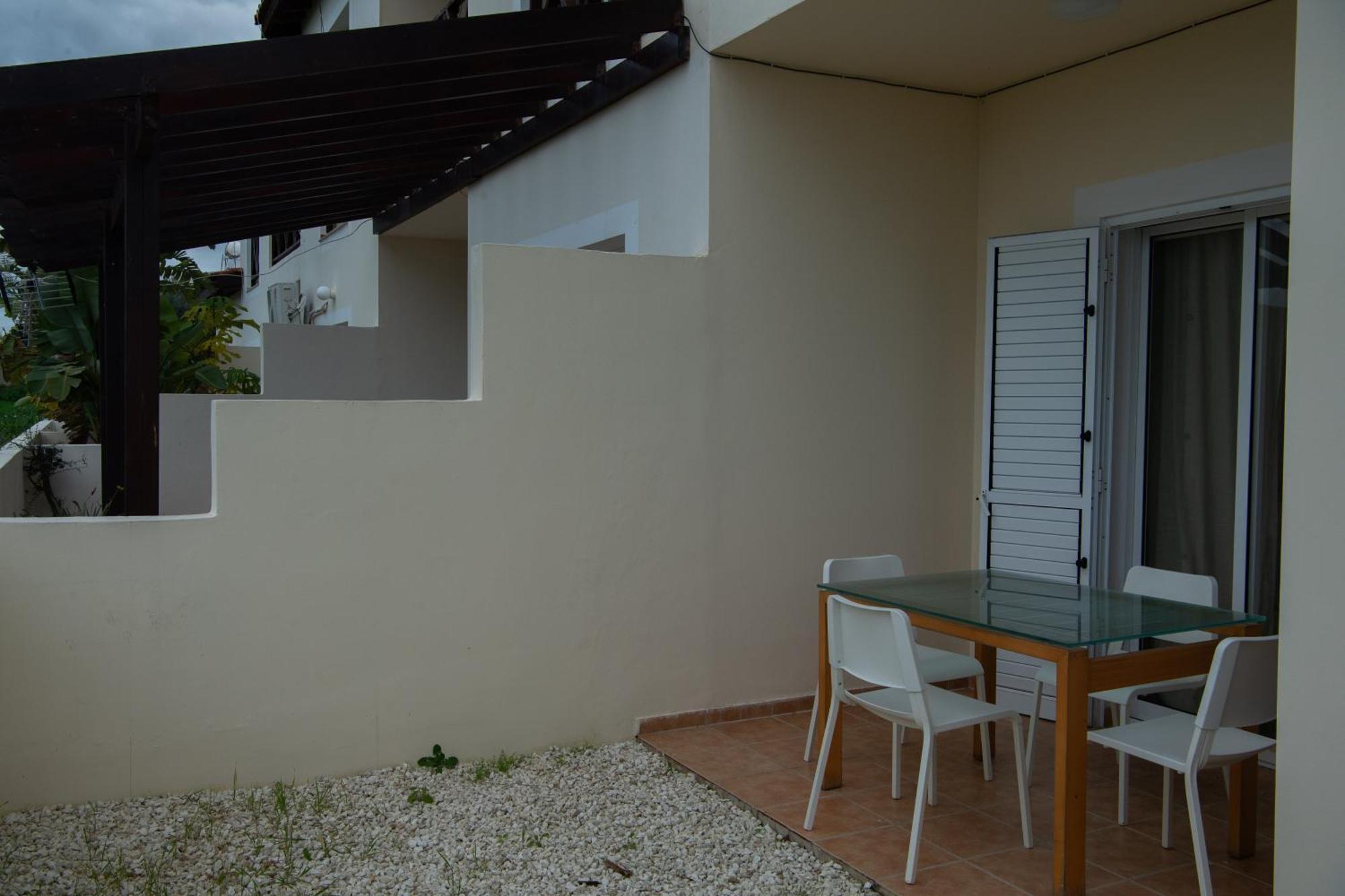 Path Latchi Beachfront Apartments Εξωτερικό φωτογραφία