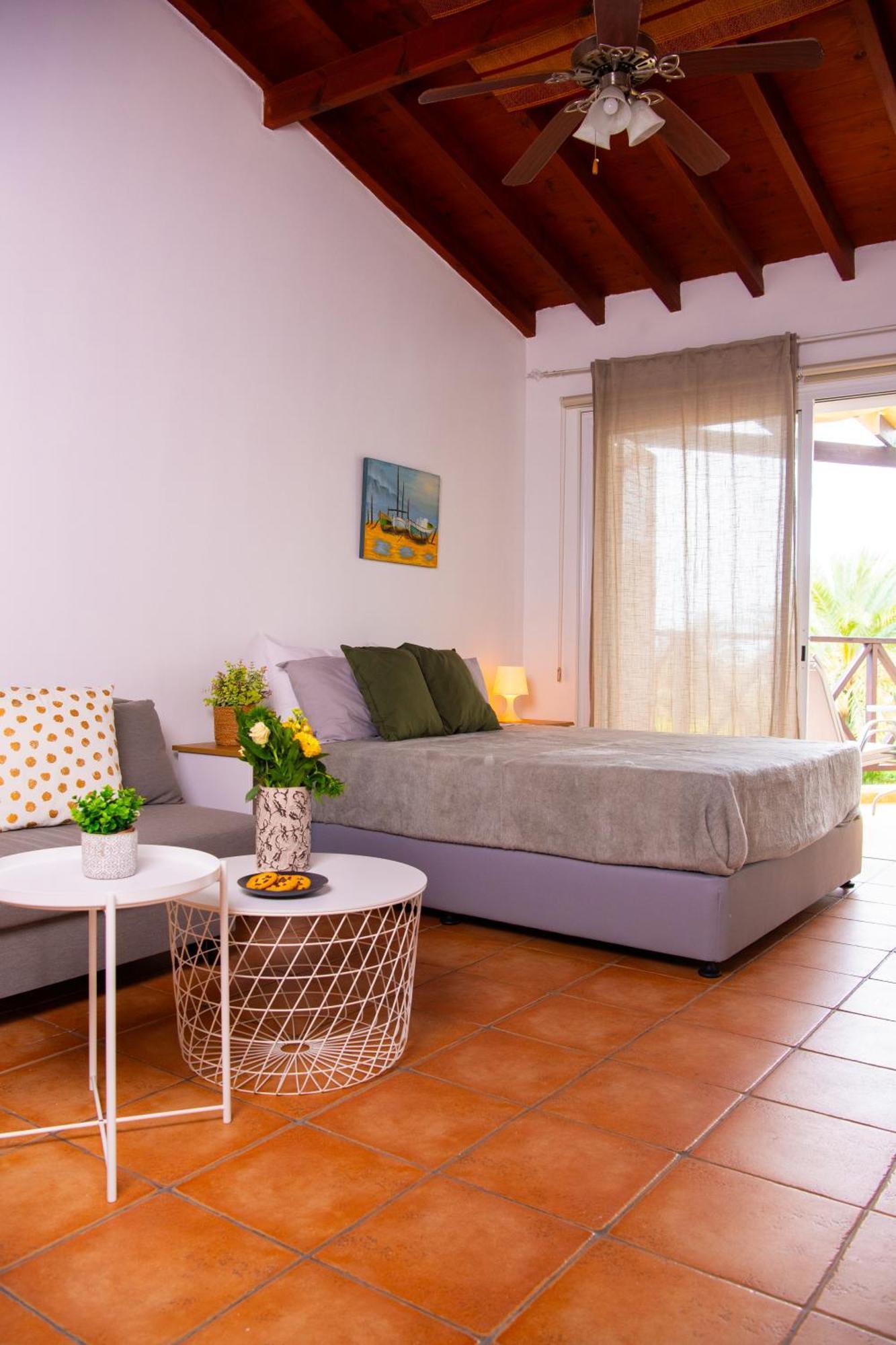 Path Latchi Beachfront Apartments Εξωτερικό φωτογραφία