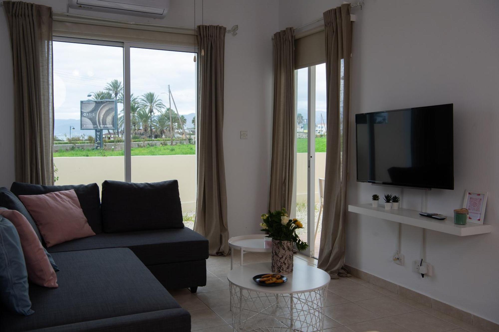 Path Latchi Beachfront Apartments Εξωτερικό φωτογραφία