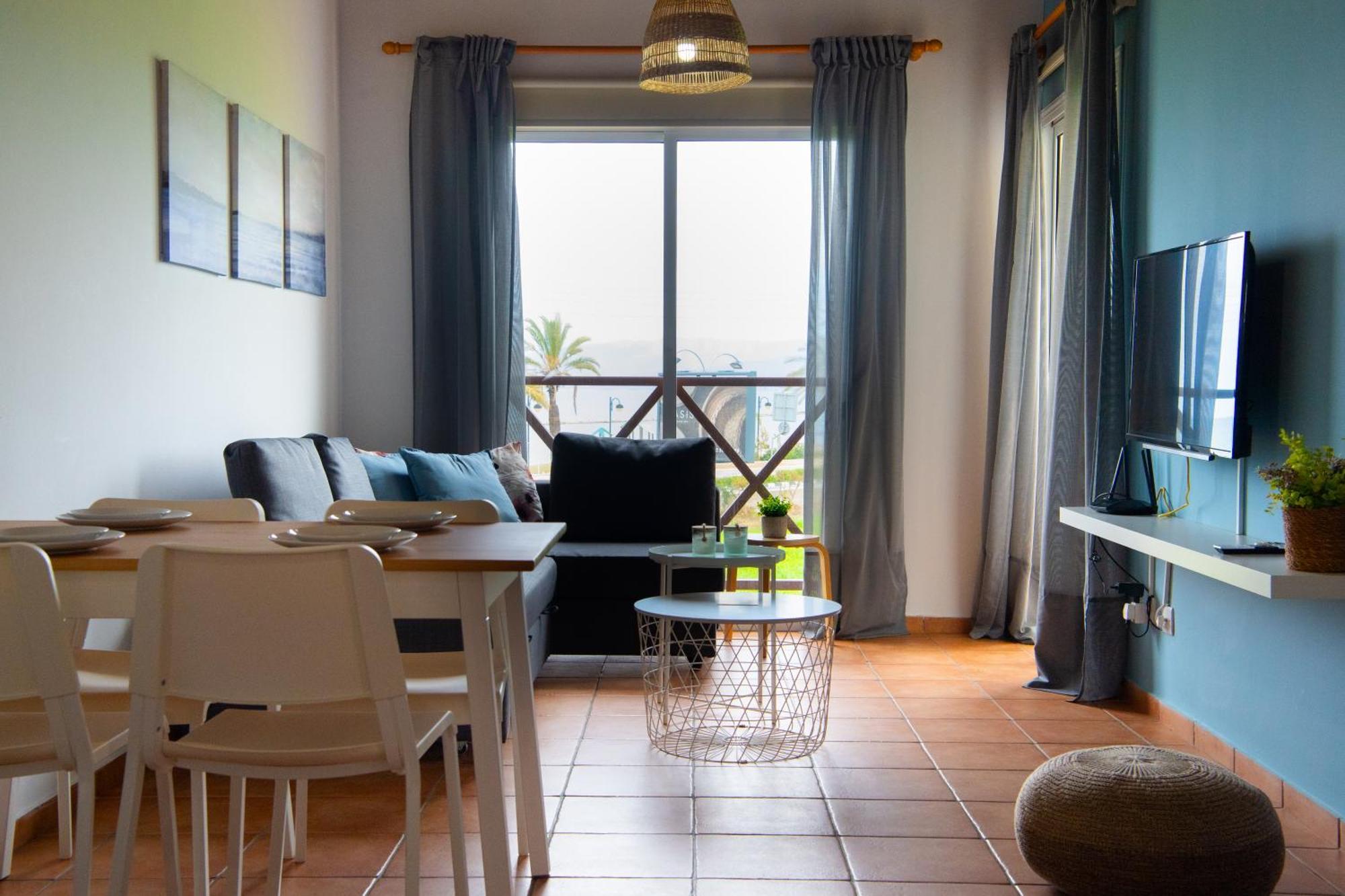 Path Latchi Beachfront Apartments Εξωτερικό φωτογραφία